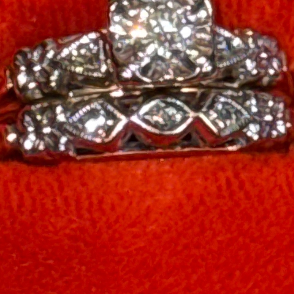 Engagement nd wedding ring combo Her Majesty 14K 5 diamonds vintage